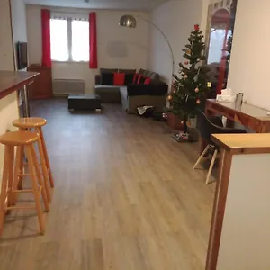 Superbe T3 De 85 Mètres Carrés Appartement