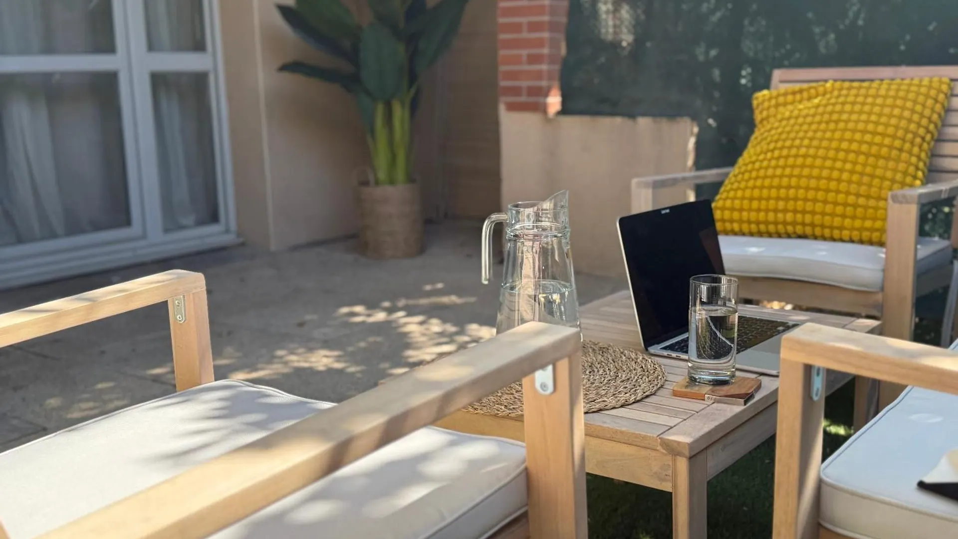 T2 Lumineux Cosy Avec Terrasse - Parking Privee & Metro Borderouge 5 Min - Proche Centre Ville צרפת